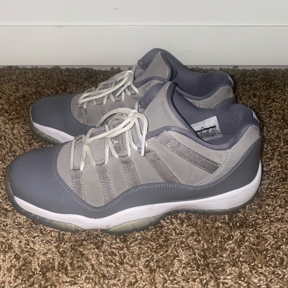 Jordan 11 Cool Grey low sz 6.5 gs - Picture 4 of 5